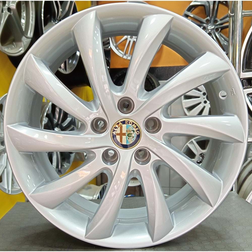 17X7.5 ÇIKMA JANT 5X110 ET:41 OEM ALFA ROMEO GULİETTA