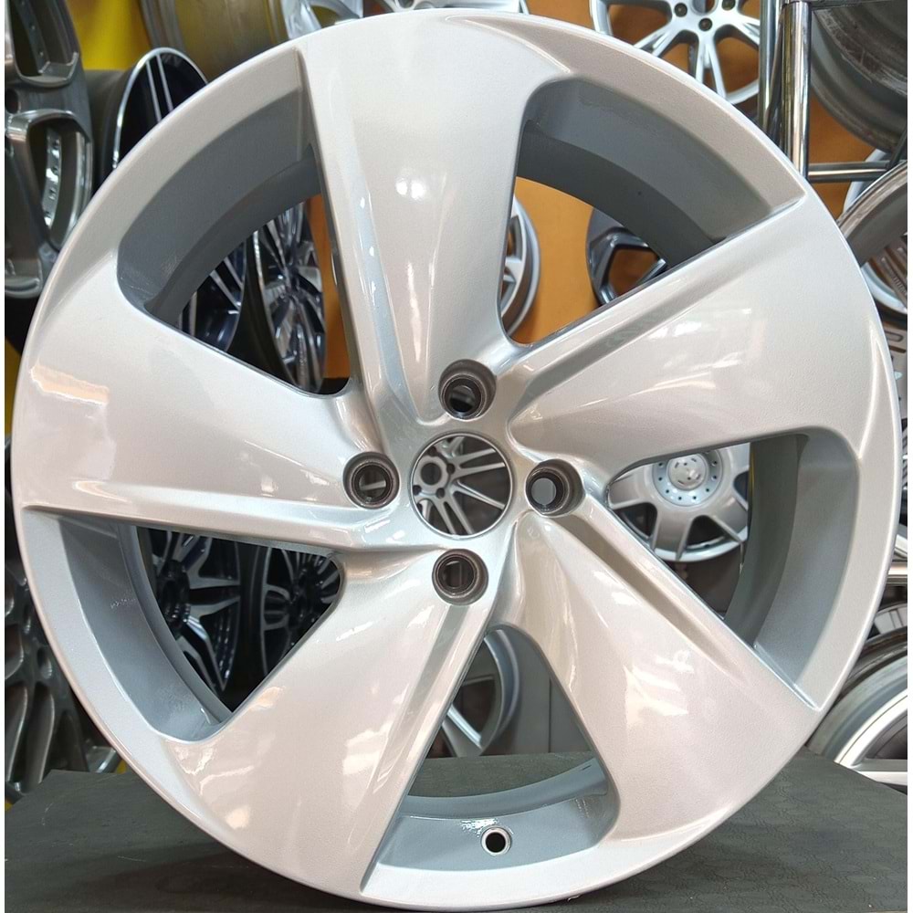 17X7 ÇIKMA JANT 4X100 ET 35 DEKOR JANT
