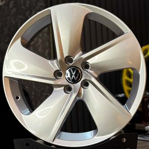 17X7 JANT MODEL 580 5X112 ET40 73,1 SİLVER DEKOR